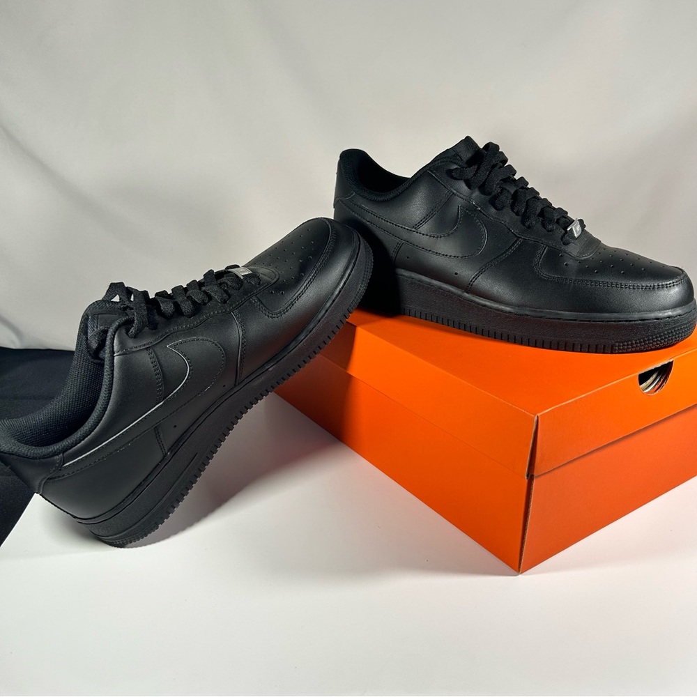 Nike Men's Black Sneakers